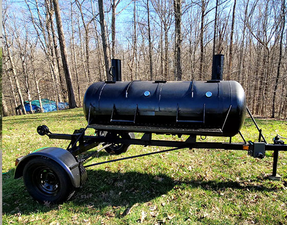 >>Iron Chef Grill . Dial propane burners with tank,